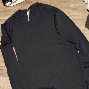 Lululemon long sleeve top